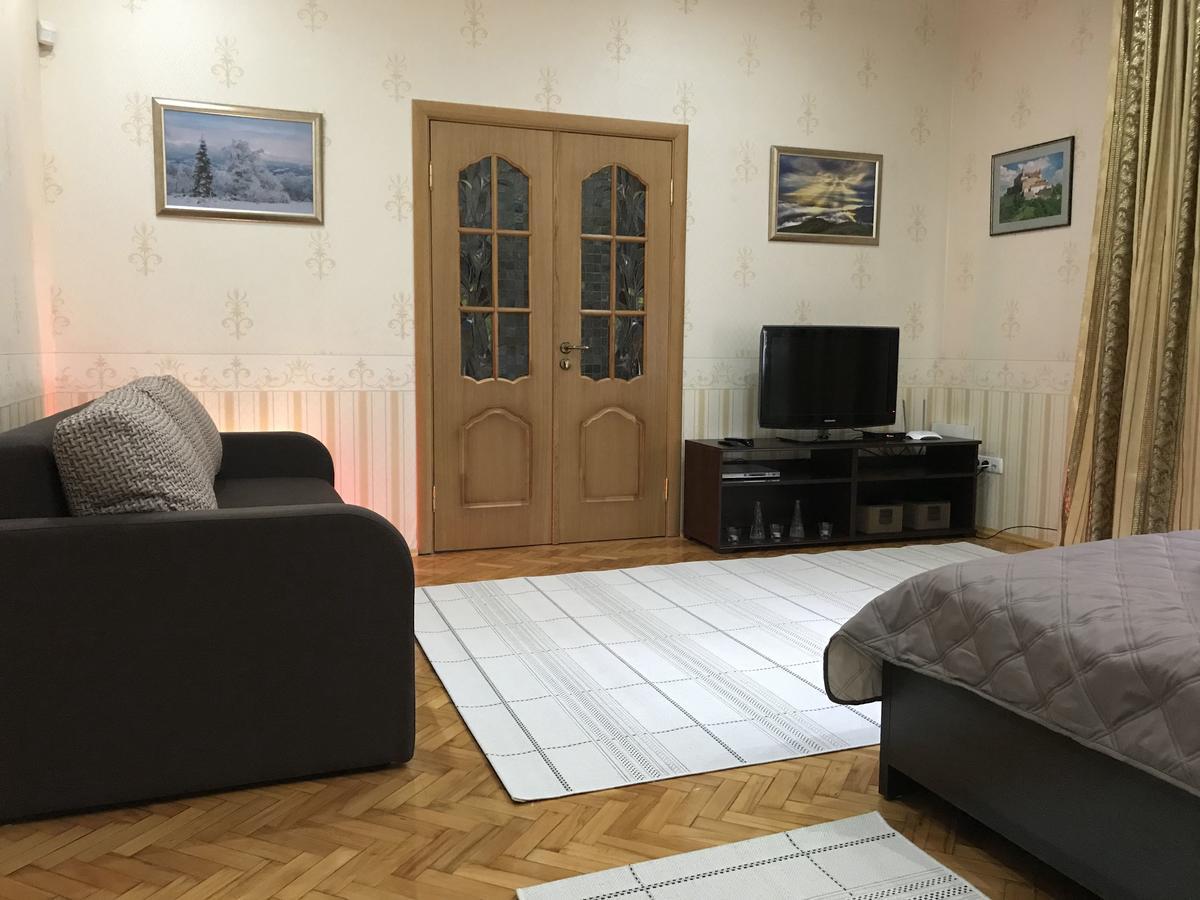 Large Apartment In The City Center Mukacheve Exterior foto