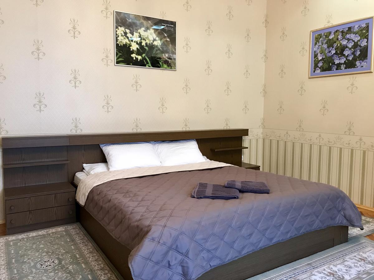 Large Apartment In The City Center Mukacheve Exterior foto