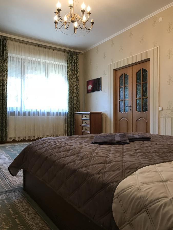 Large Apartment In The City Center Mukacheve Exterior foto
