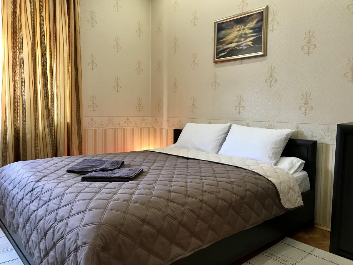 Large Apartment In The City Center Mukacheve Exterior foto